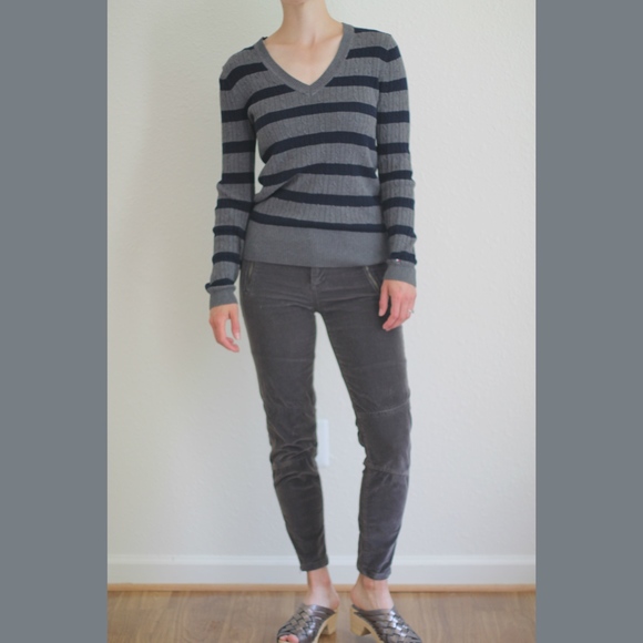 Tommy Hilfiger Grey & Navy Striped V-Neck Sweater - Picture 1 of 3